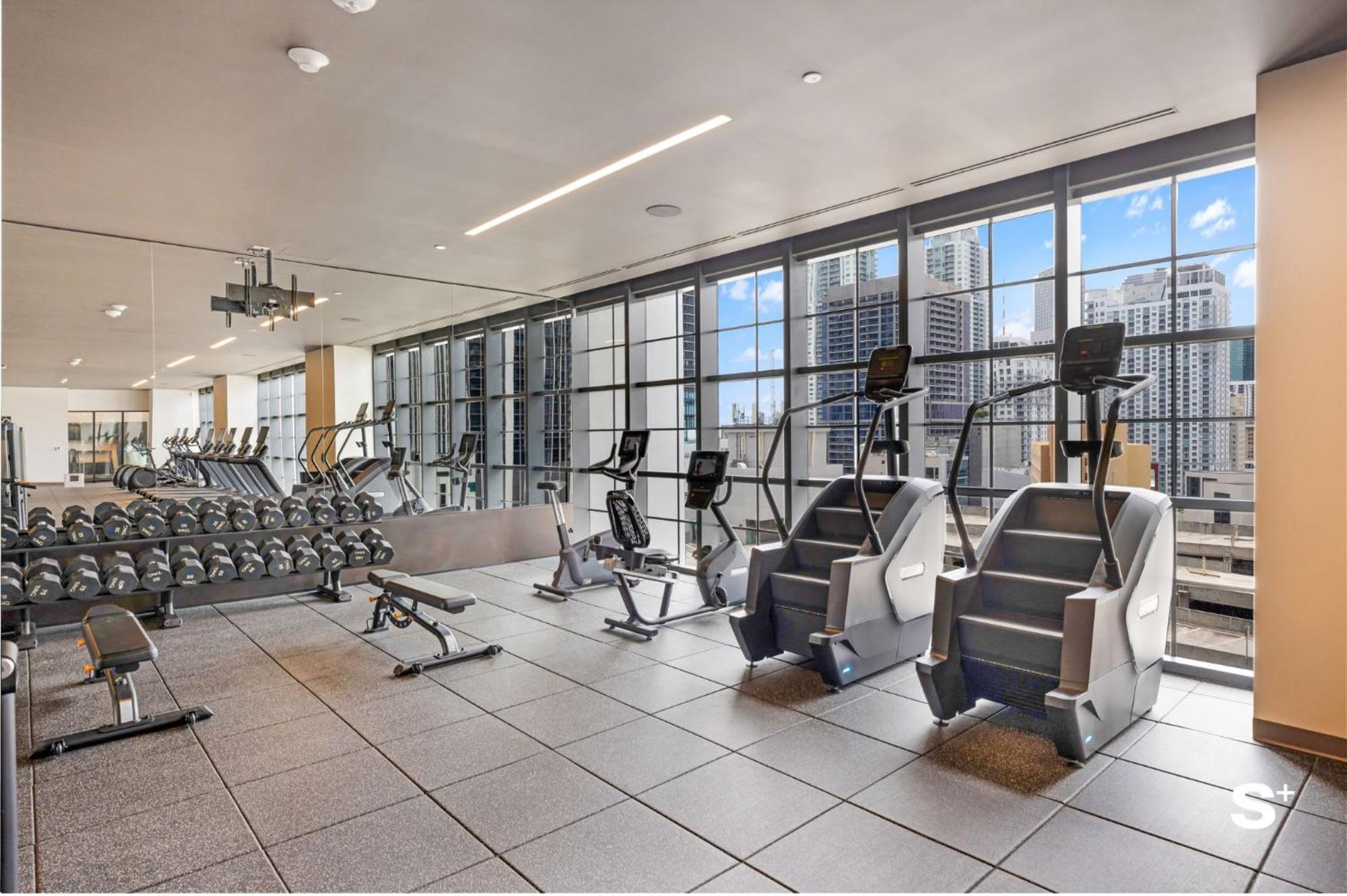 Apartamento Skyline Escape Sleek 1br With Downtown Charm