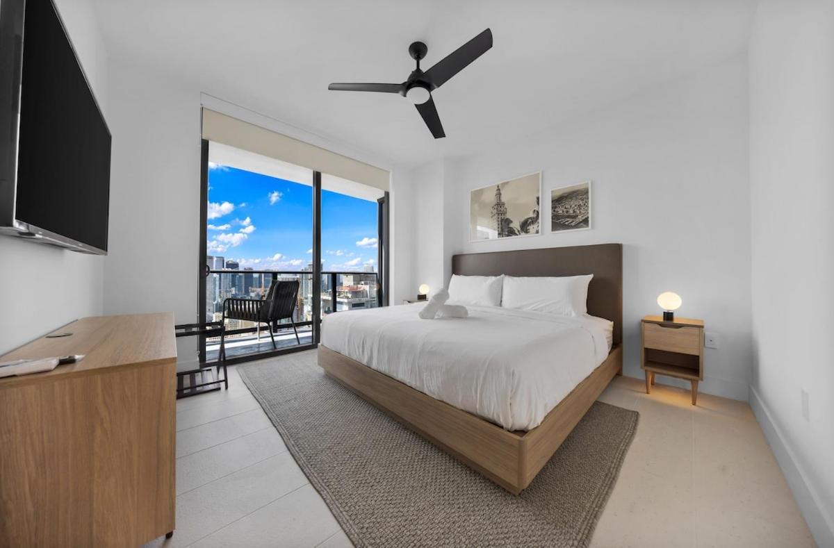 Skyline Escape Sleek 1br With Downtown Charm Apartamento *
