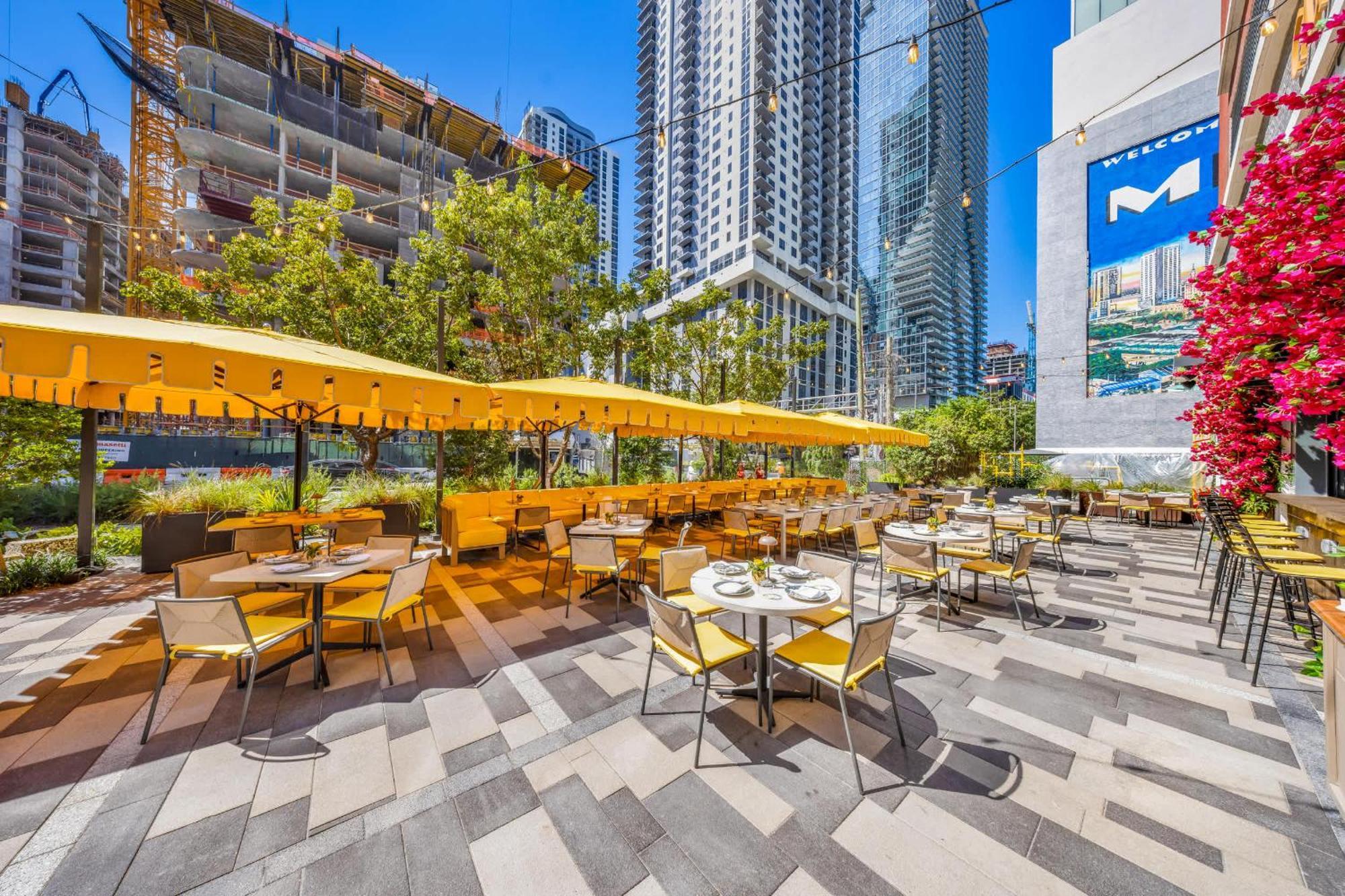 Skyline Escape Sleek 1br With Downtown Charm Apartamento *