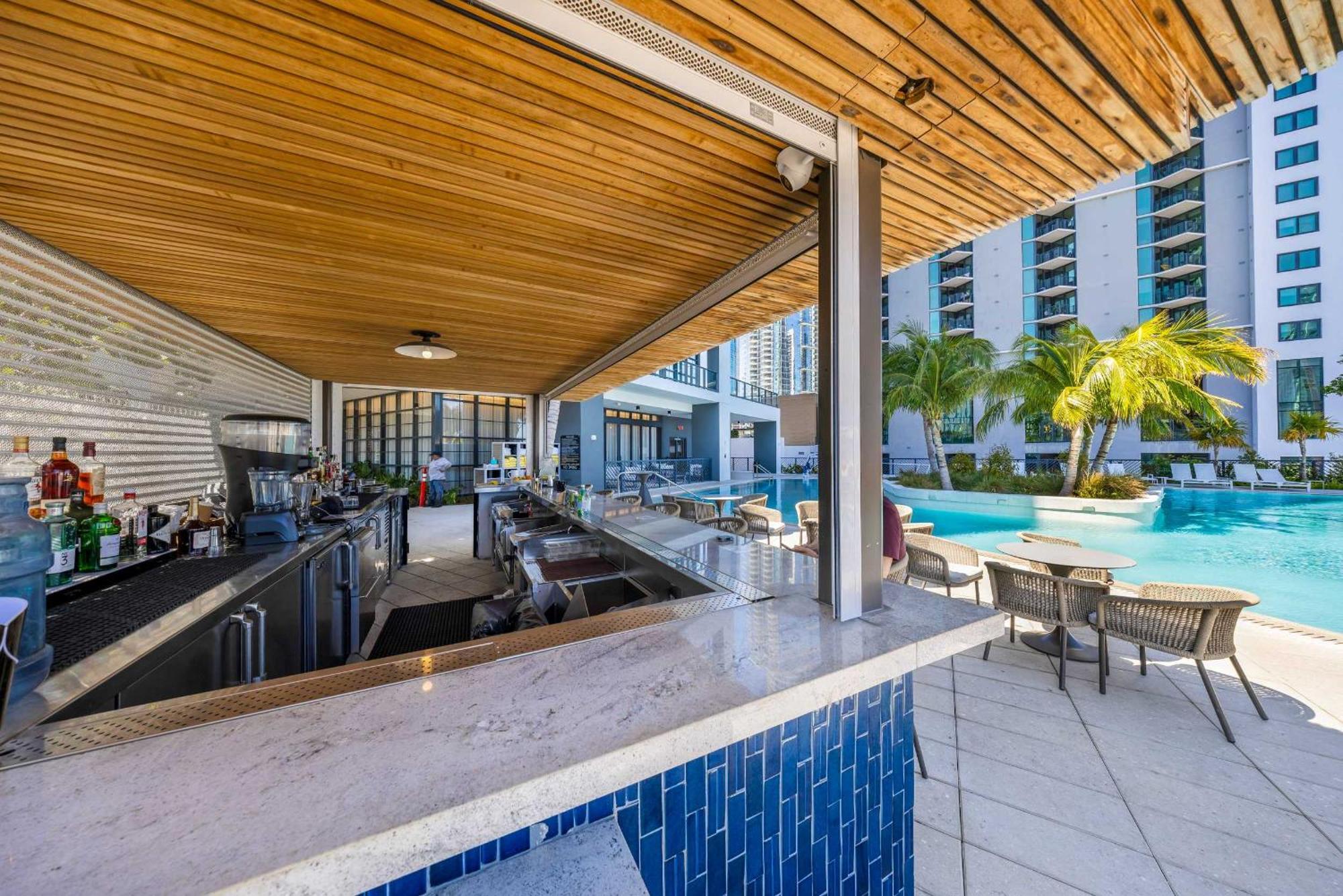 Apartamento Skyline Escape Sleek 1br With Downtown Charm *