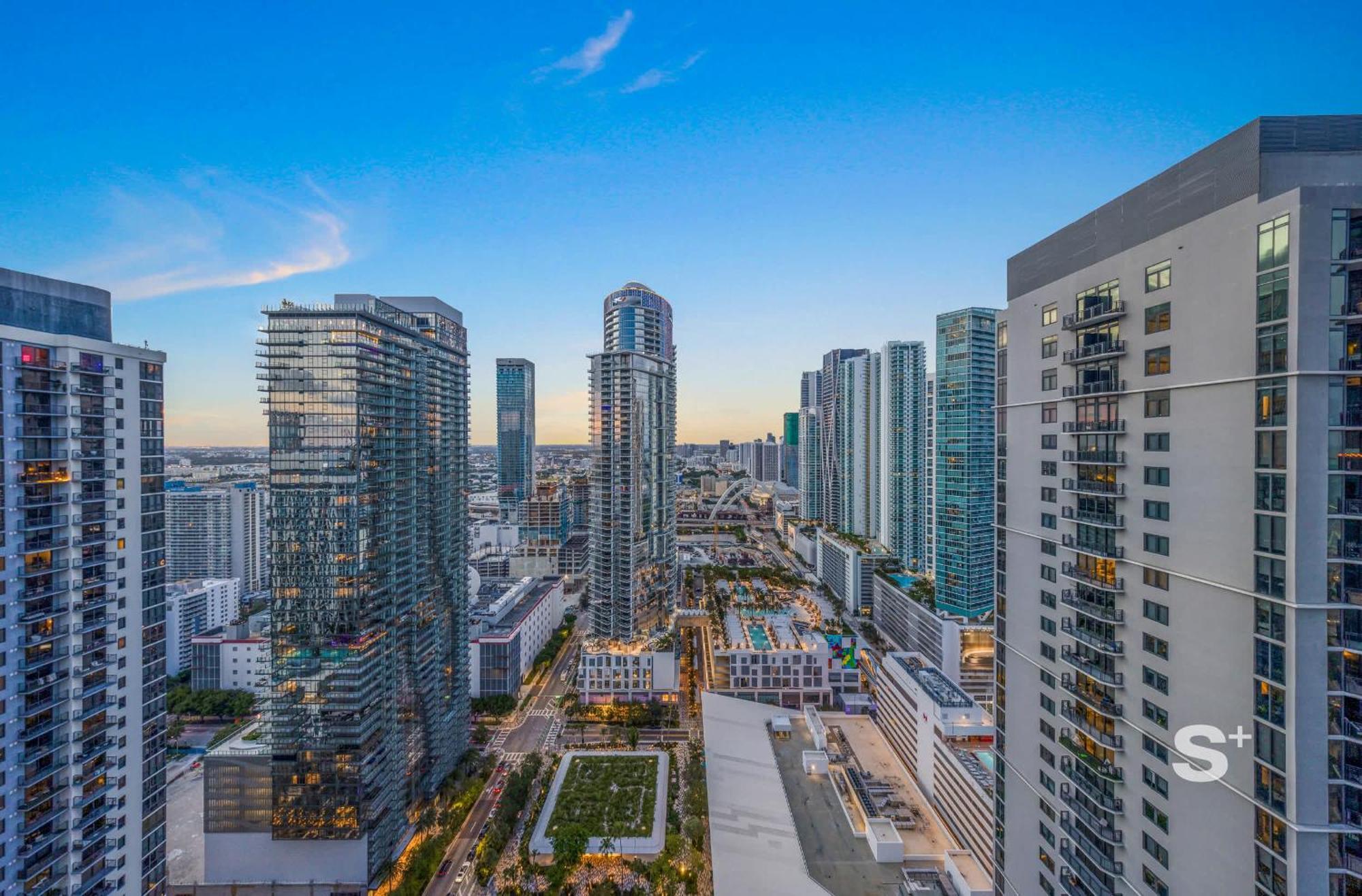 Apartamento Skyline Escape Sleek 1br With Downtown Charm